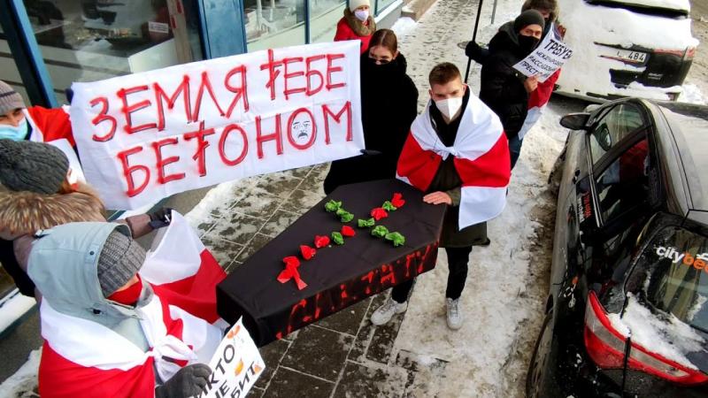 Iš Baltarusijos pasprukę nevykėliai perversmininkai valkiojasi Vilniaus gatvėmis