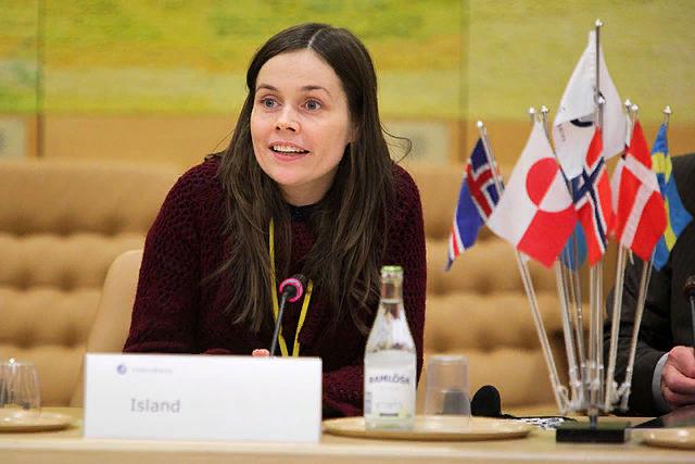 Islandija paskiepijo 93 proc. savo piliečių, bet užsikrėtimų skaičius auga. Šaiką į Lukiškes!