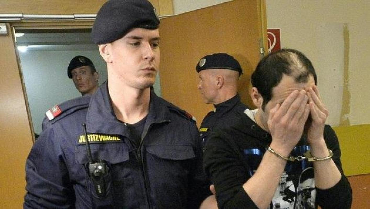 Austrijos teismas pagaliau ėmė bausti „pabėgėlius“ prievartautojus